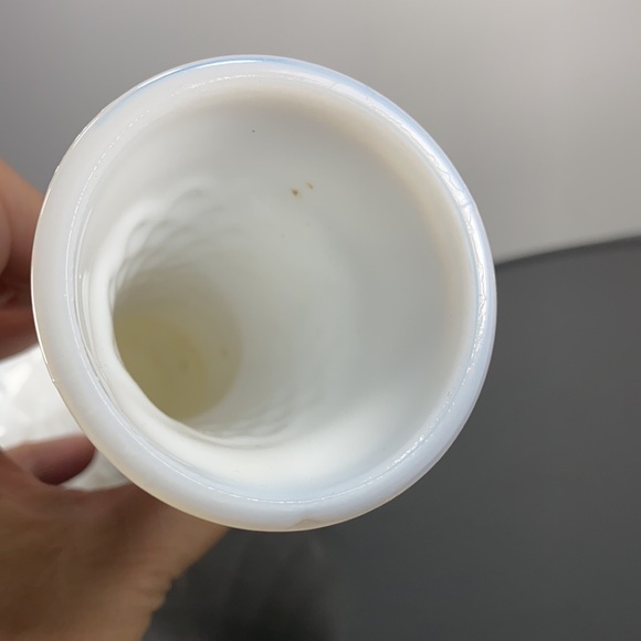 Milk Glass Diamond Quilt pattern Bud Vase - Picture 3 of 4